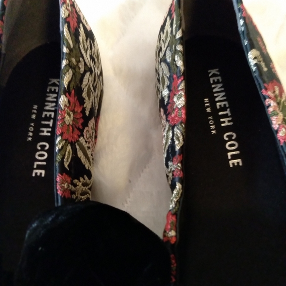 Kenneth Cole Flats - Picture 5 of 7
